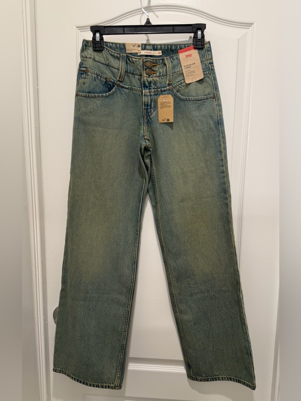 Levi’s Superlow Loose Yoke Jeans Women’s 24x32 NWT